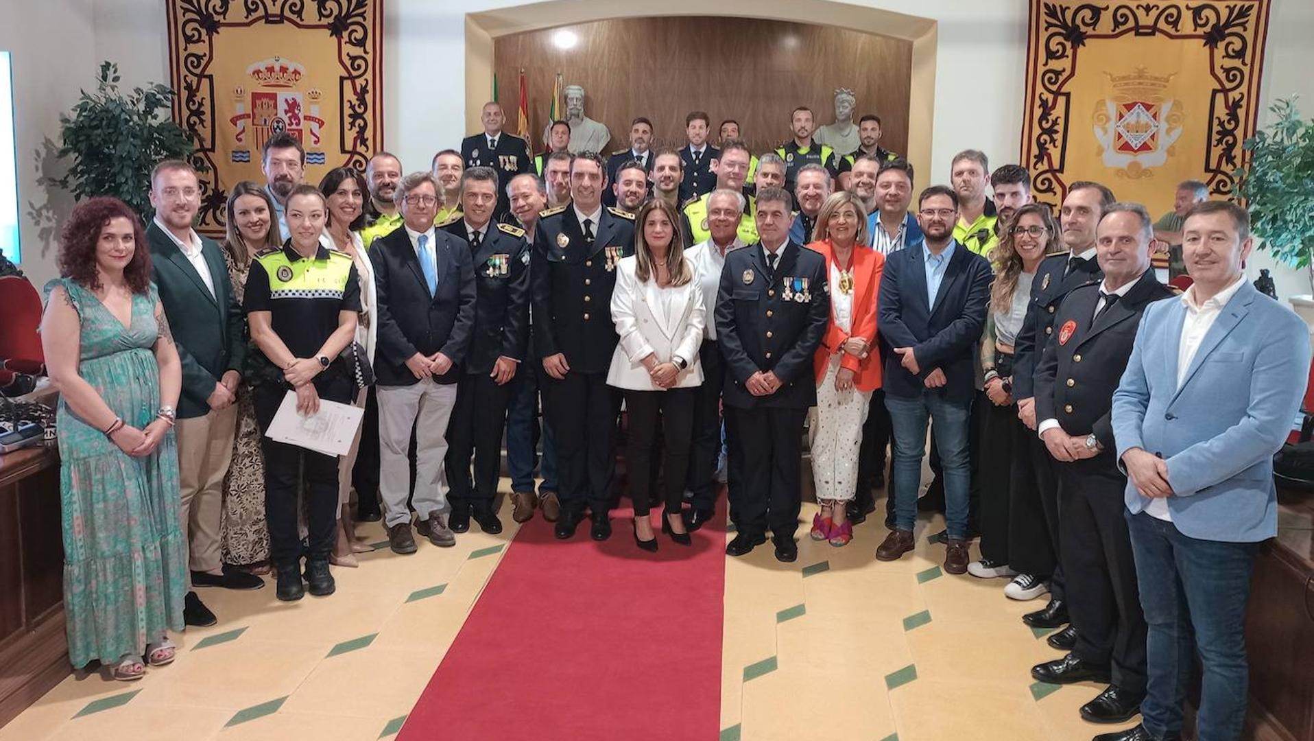 Reconocimiento institucional a la Policía Local de Linares por su